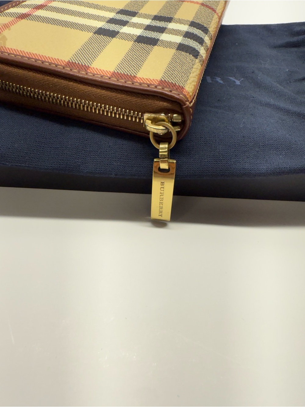 Burberry Check Zip Wallet in Beige and Brown - Picture 6 of 11
